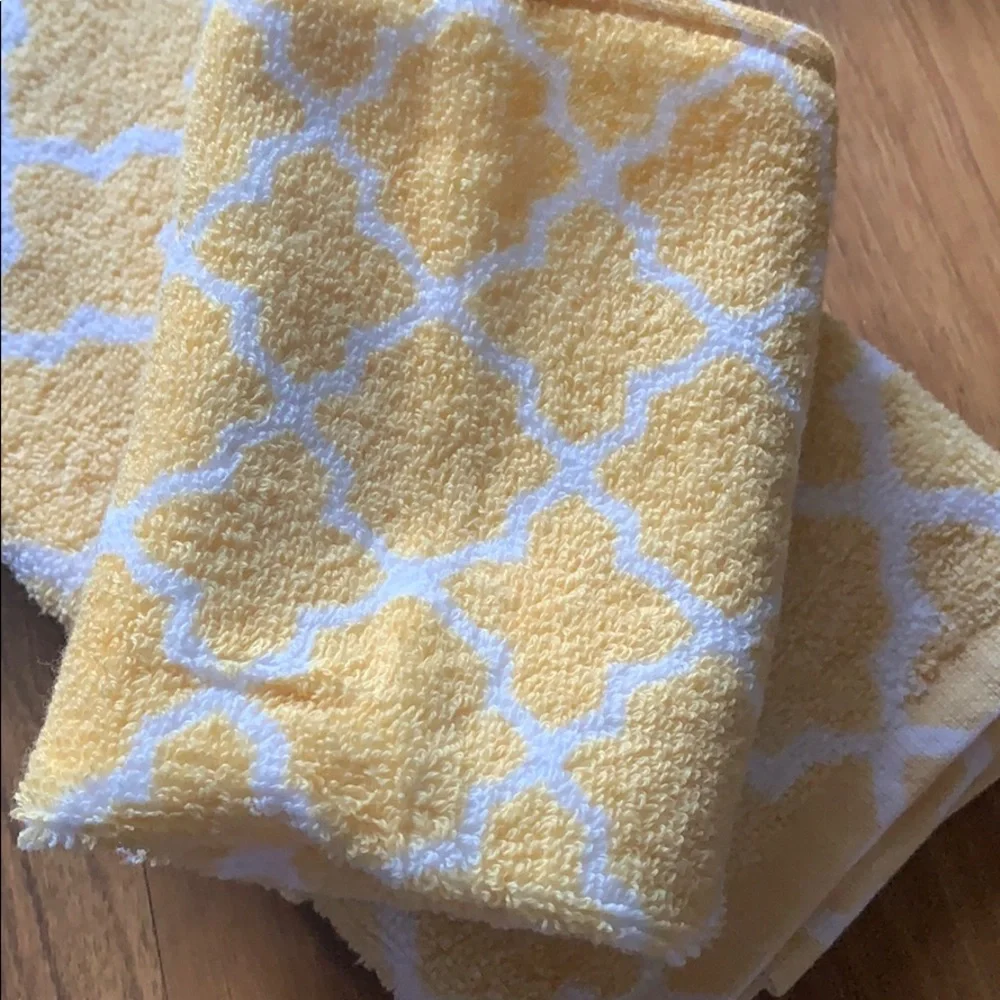 HOST PICK JcPenney Yellow Trellis hand towels‎ and washcloth